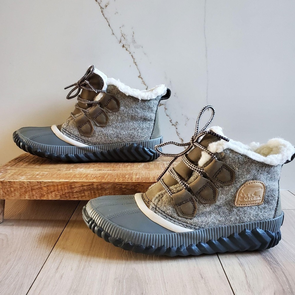 Sorel Out N About Boots Womens 6 Gray Leather Faux Fur Waterproof Winter Ankle